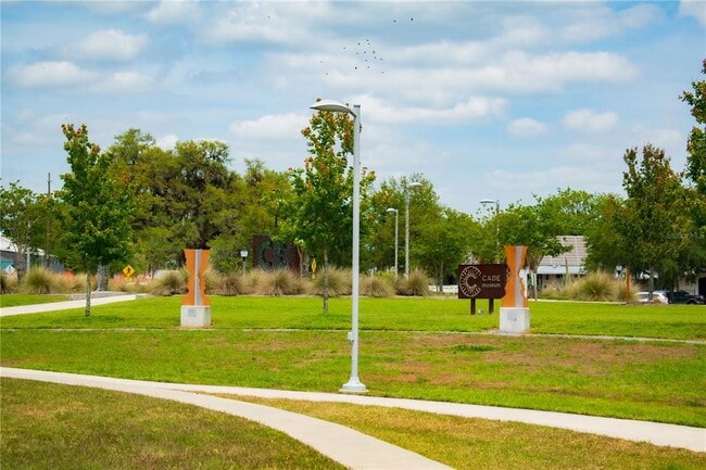 Building Photo - 711 NW 10th St