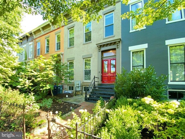Building Photo - 928 P St NW