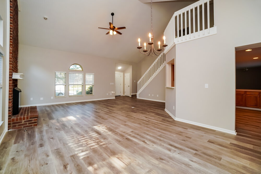 Building Photo - 1635 Saffron Dr