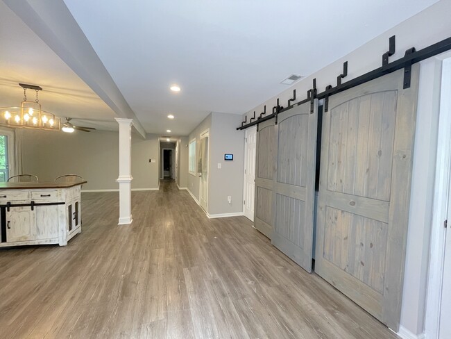 Building Photo - 140 NC-24