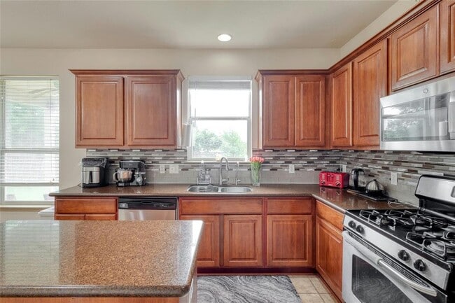 Building Photo - 20632 Farm Pond Ln
