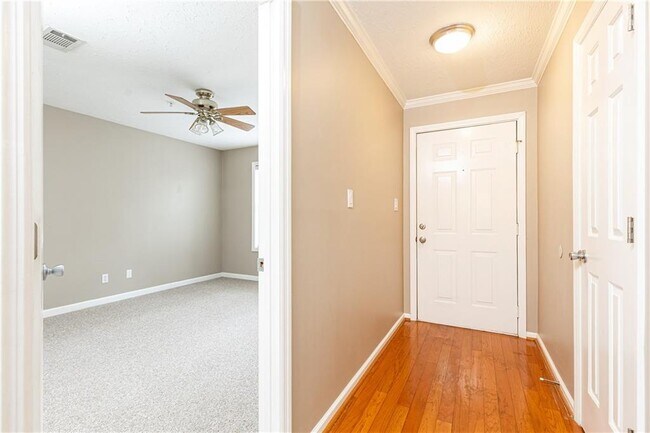 Building Photo - 2014 River Heights Walk SE