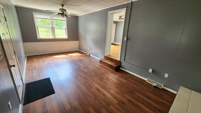 Lower Room - 703 Harding Ave