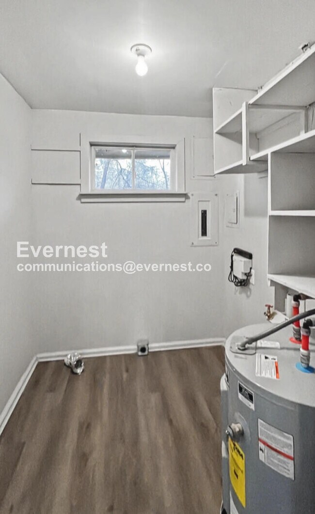 Building Photo - 1700 Ashmore Ave