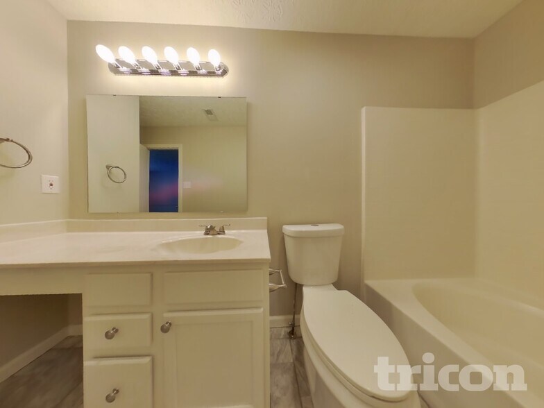 Building Photo - 6750 Pembridge Way