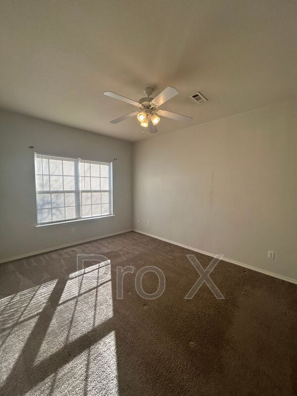 Building Photo - 3005 SW Amberwood Ave