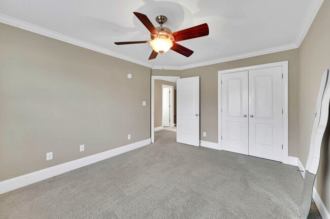 Building Photo - 2401 Dovedale Ct