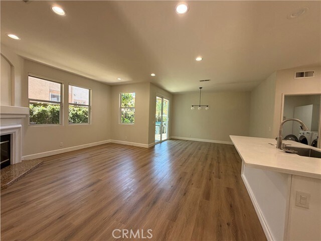 Building Photo - 18 Mineral King