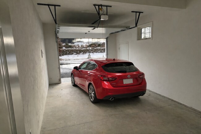 Building Photo - 2 Proprietors Dr