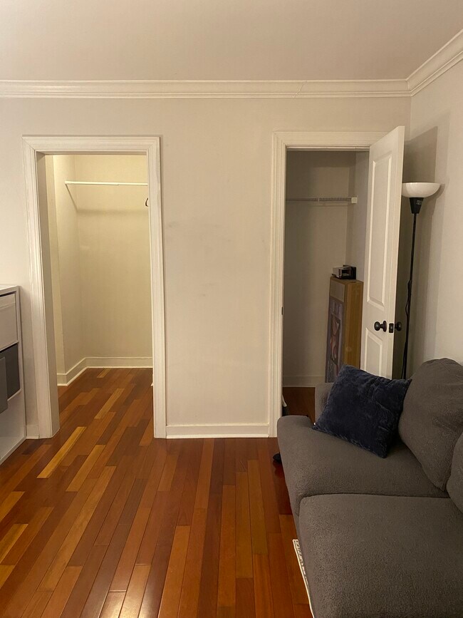 Building Photo - 820 B S Washington St