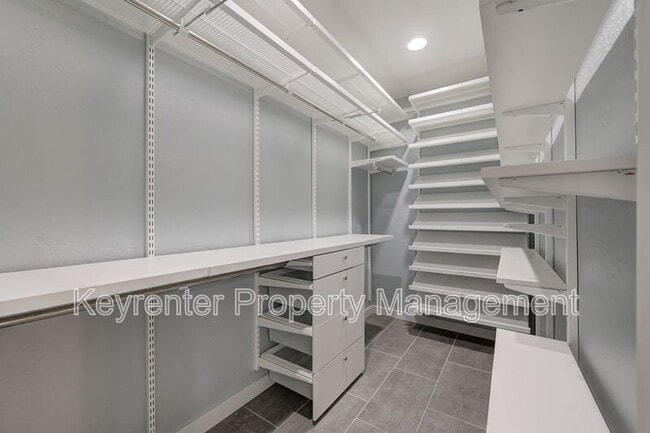 Building Photo - 3619 Chatham Ct