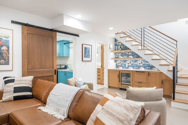 Building Photo - 2453 4th Ave W