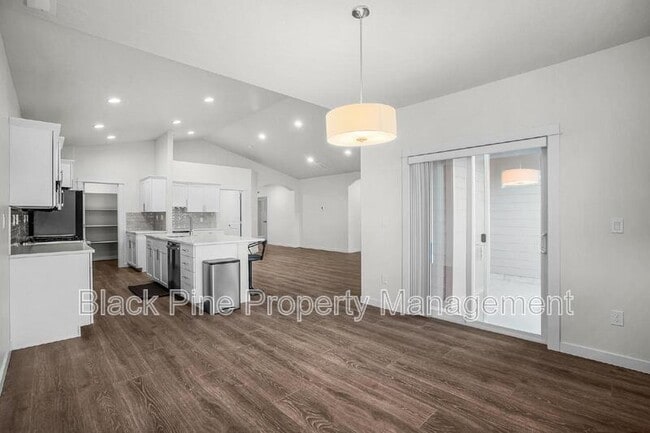 Building Photo - 7536 W Havana Dr