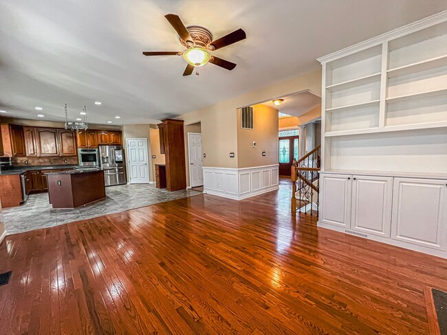 Building Photo - Stunning 4 Bedroom 3 Bathroom Brick Home W...