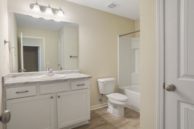 Building Photo - 3bd 2.5ba Home for Rent in Hinesville!