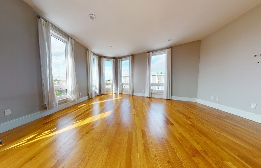 Primary Photo - 168 Hampshire St