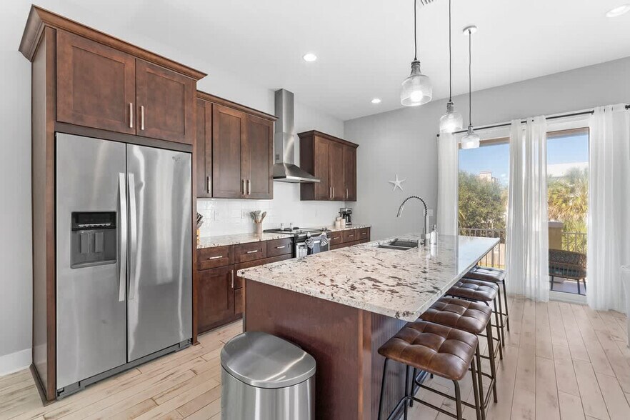 Building Photo - 106 N 17th Ave S