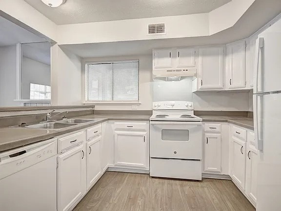 Building Photo - 2520 Limestone Dr