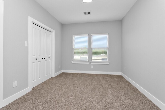 Building Photo - 6918A Dumble St