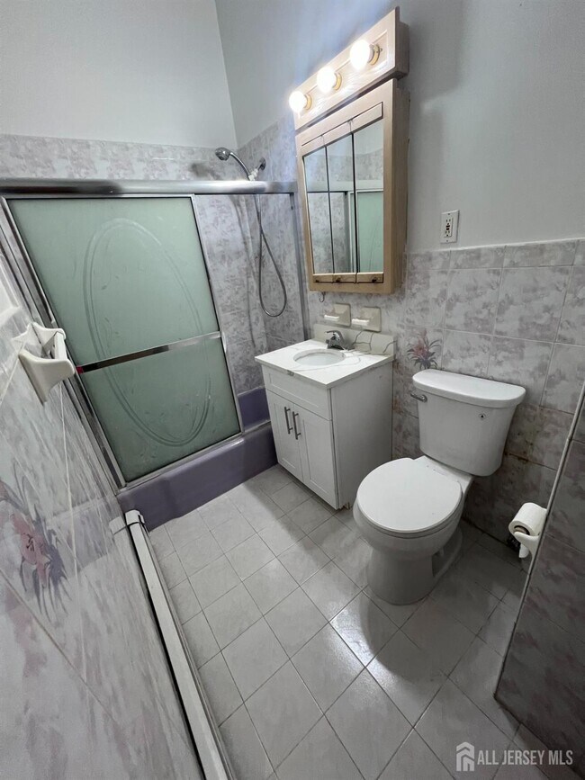 Building Photo - 14 Hazard Pl