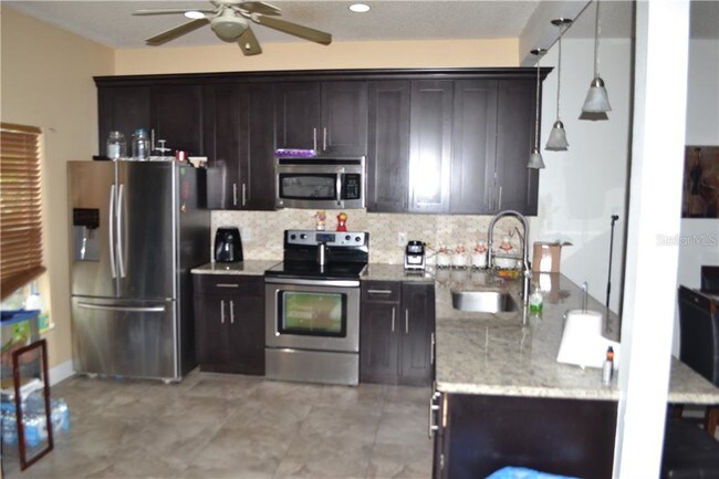 Building Photo - 13107 Greenpointe Dr