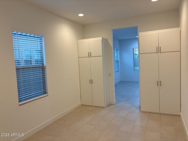 Building Photo - 7710 W Crabapple Dr