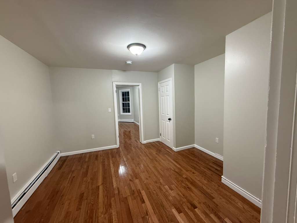 139 Wilkinson Ave 2R - 138 Wilkinson Ave