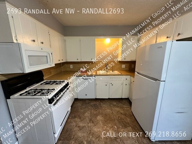 Building Photo - 2693 Randall Ave NW