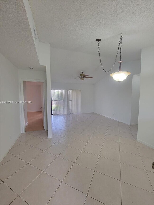Building Photo - 5641 Riverside Dr