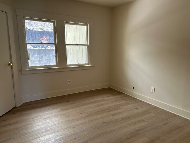 Building Photo - 1336 Highland Ave
