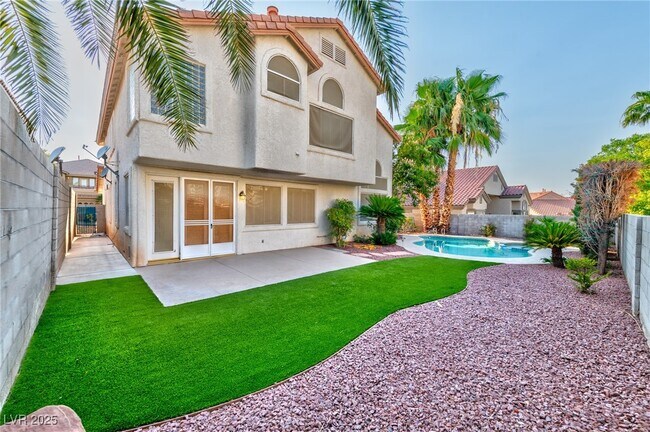 Building Photo - 2075 Jupiter Hills Ln