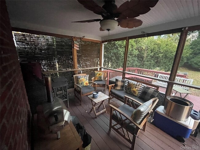 Building Photo - 55 Robbins Ave