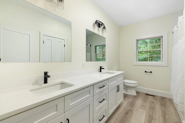 Building Photo - 1332 S Rd