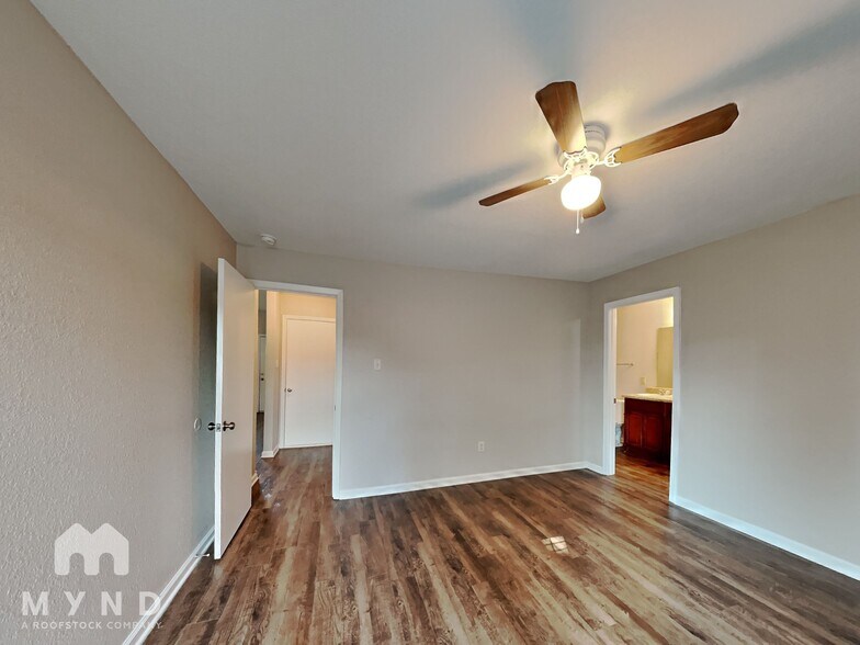 Building Photo - 206 Palm St