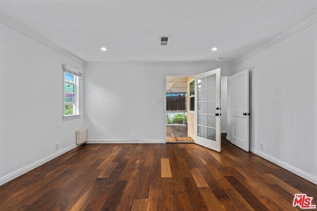 Building Photo - 3325 S Bentley Ave