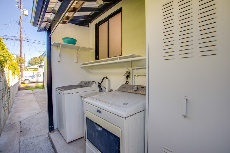 Building Photo - 4132 Beethoven St