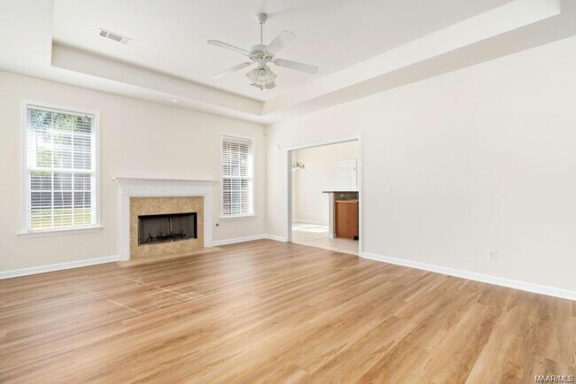 Building Photo - 3412 Crestwood Ln