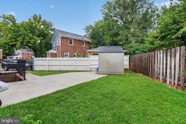 Building Photo - 406 Gilmoure Dr
