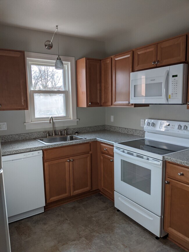 Building Photo - 328 Bessemer Ave