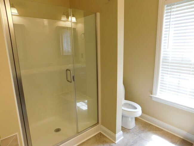 Building Photo - 300 Taliaferro Ln