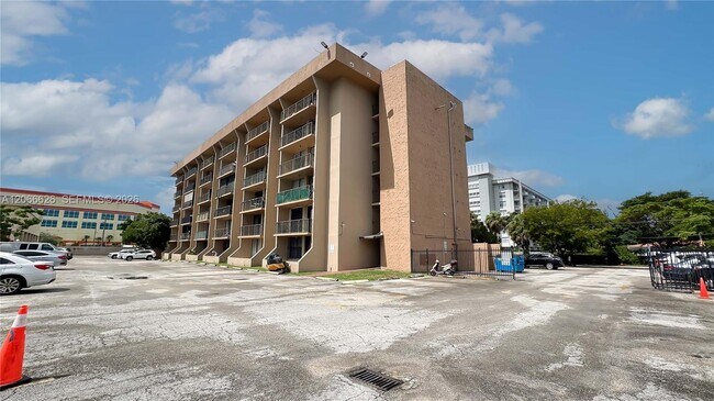 Building Photo - 16751 NE 9th Ave