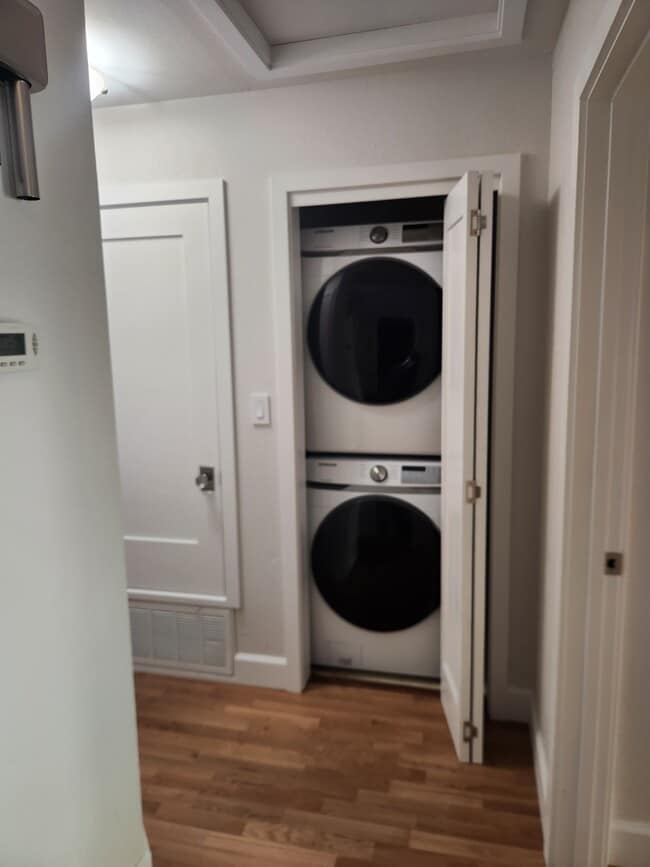 Building Photo - 210 Palmetto Ave