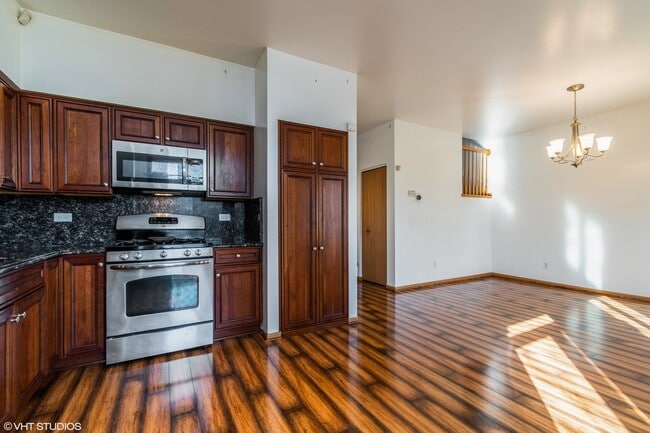 Building Photo - 277 Richmond Dr