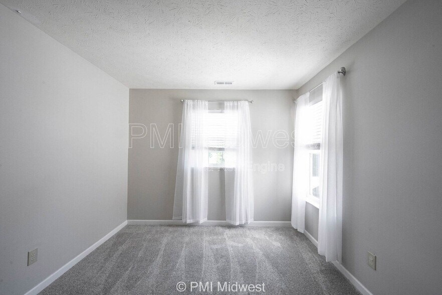 Building Photo - 8802 Benjamin Ln