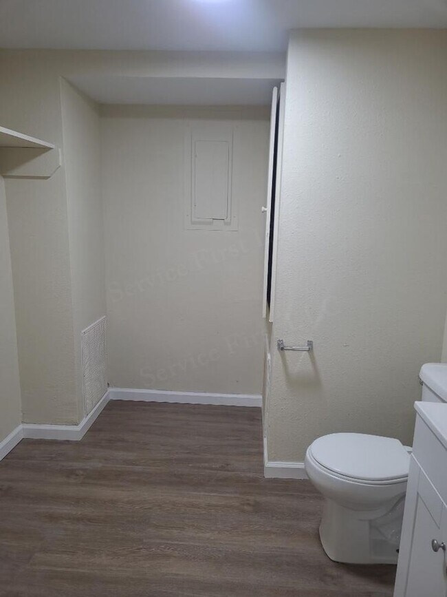 Building Photo - 501 W Fannetta St