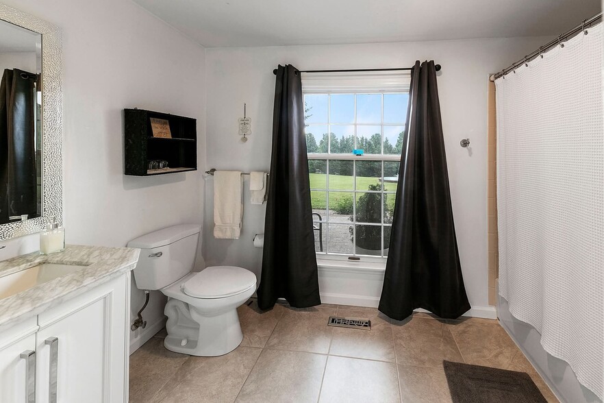 Building Photo - 5267 Fountainhead Ln
