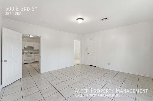 Building Photo - 500 E 3rd St