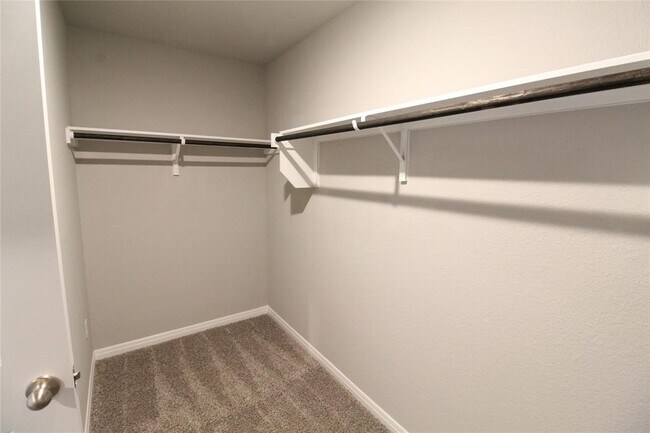 Building Photo - 504 Dayspring Cv