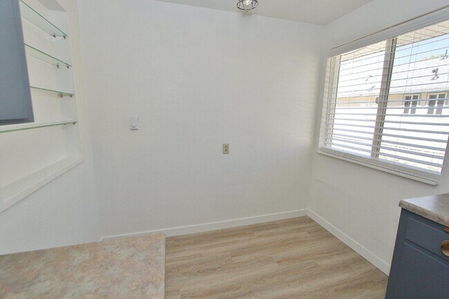 Building Photo - 1407 Ellis Ave