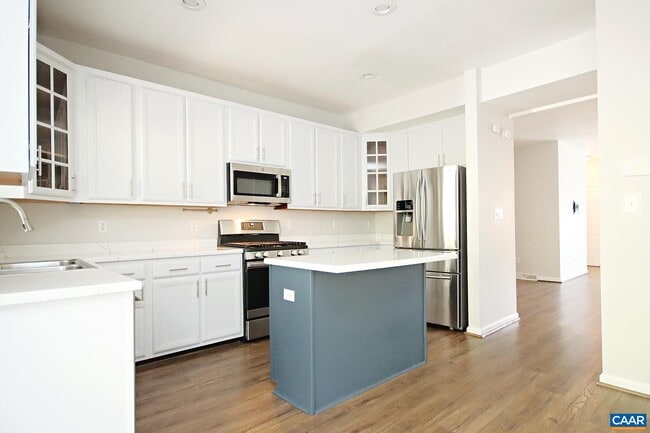Building Photo - 4740 Bluejay Way